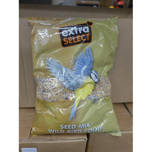 2478 - 18 bags of Extra Select seed mix/wild bird feed (3kg bags) - expiry date May 2024