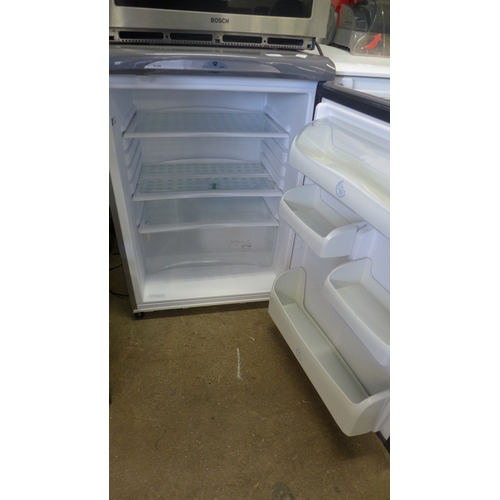 2224 - A Hotpoint Future undercounter fridge