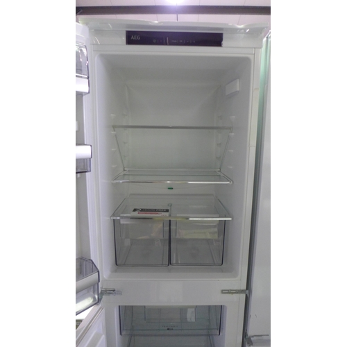 3242 - AEG 50/50 Fridge Freezer (Frost Free) (H1772xW540xD549) - model no.:- SCE8181VNS, original RRP £574.... 