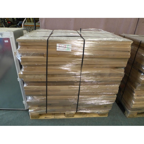 3331 - Pallet of Solid Oak Off-Cuts  (413-84)   * This lot is subject to vat