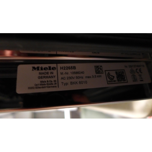 3049 - Miele Single Oven (H579xW554xD547) - model:- 10586240 * This lot is subject to VAT (410-227)