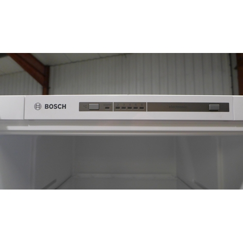 3065 - Bosch Integrated Fridge - Model: GIN81AEF0G * This lot is subject to VAT (410-255)