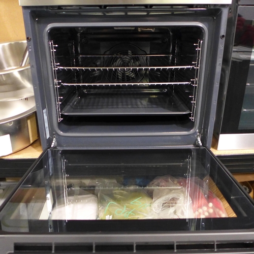 3122 - Zanussi Single Multifunction Oven - model no:- ZOHNX3X1 (413-94)   * This lot is subject to vat