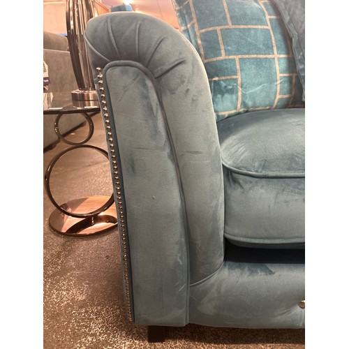 1427 - Two teal velvet three and two seater sofas