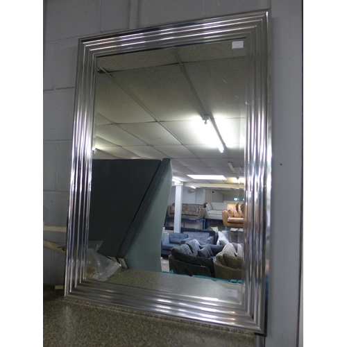 1513 - A Venetian style mirror