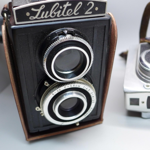 613 - A Yashica 44 TLR, Lubitel 2 TLR and a Comet III camera