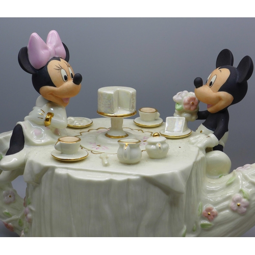 614 - A Disney Mickey and Minnie tea pot