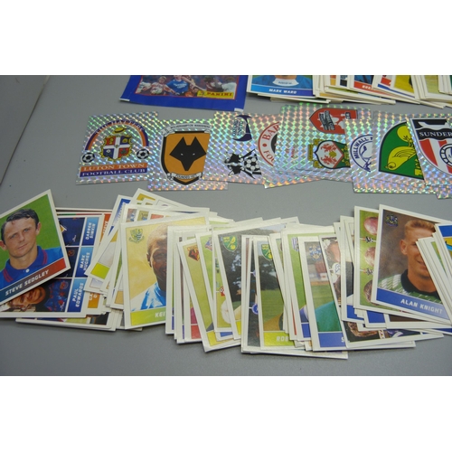 837 - Assorted football collectors cards; 200 Panini football league and badges, Panini Iran World Cup Fra... 