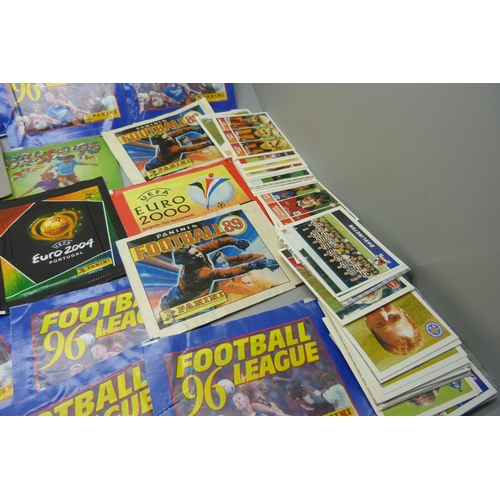 839 - Eighteen un-opened Panini Football League 96 collectors cards, seven other un-opened Panini cards an... 