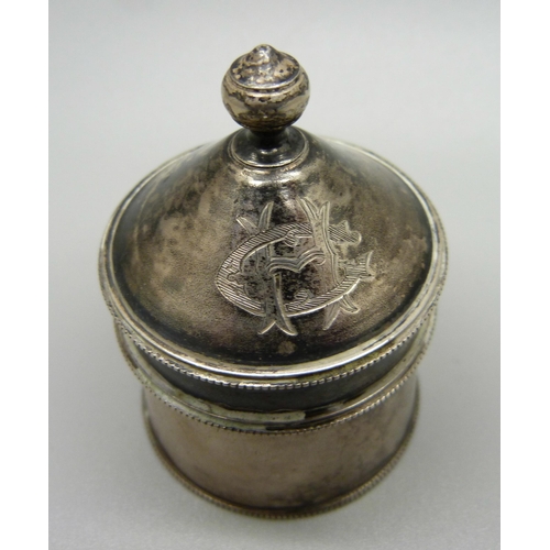 866 - A Russian silver circular pot with lid, marked 84, 71g, height 62mm