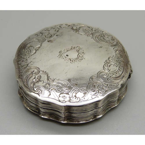 870 - A Victorian Dutch silver box, engraved decoration, c1850, 55mm