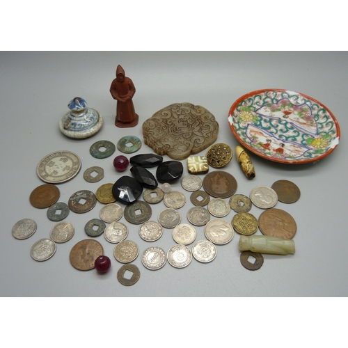 878 - A collection of items including a hand painted dish, a/f, a collection of Chinese coins and tokens, ... 