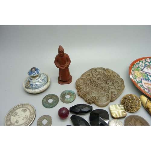 878 - A collection of items including a hand painted dish, a/f, a collection of Chinese coins and tokens, ... 