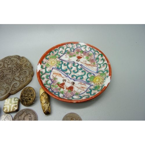 878 - A collection of items including a hand painted dish, a/f, a collection of Chinese coins and tokens, ... 