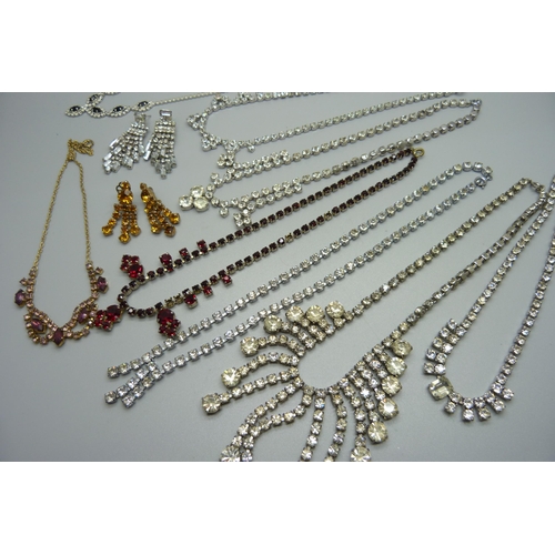 880 - Vintage paste set jewellery