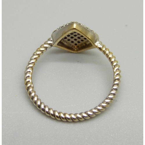 930 - A silver gilt, twenty-five stone diamond ring, N