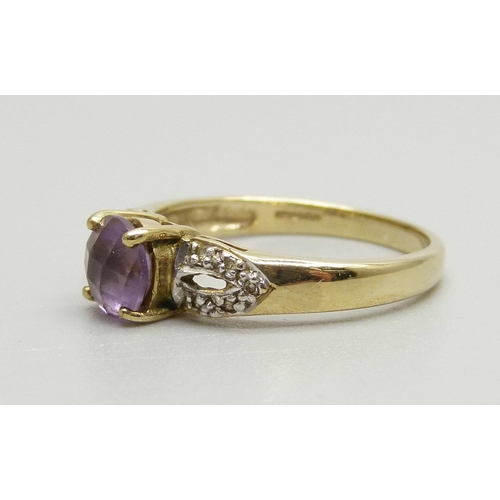 938 - A 9ct gold, amethyst and diamond ring, 2.3g, N