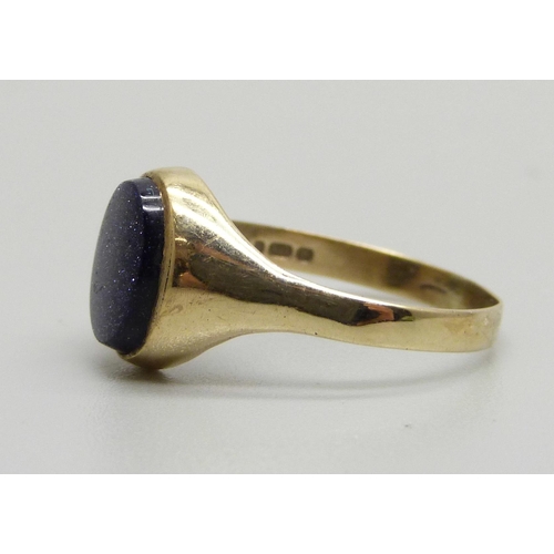 958 - A 9ct gold signet ring, 2g, Q/R