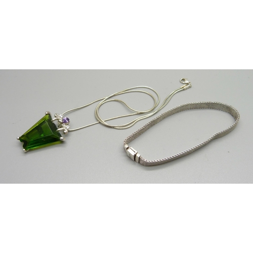 975 - A Pandora mesh bracelet and a silver green stone pendant on a chain