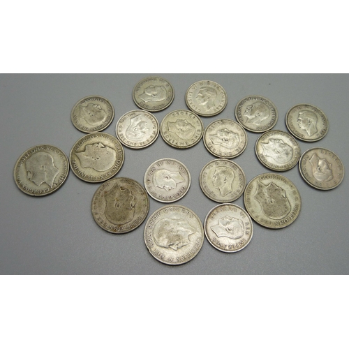 991 - A collection of 1920 to 1946 half-silver coinage, including three commonwealth, 122g, and one 1948 s... 