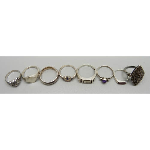 998 - Eight silver rings, total weight 26g, (some marcasite lacking on one)