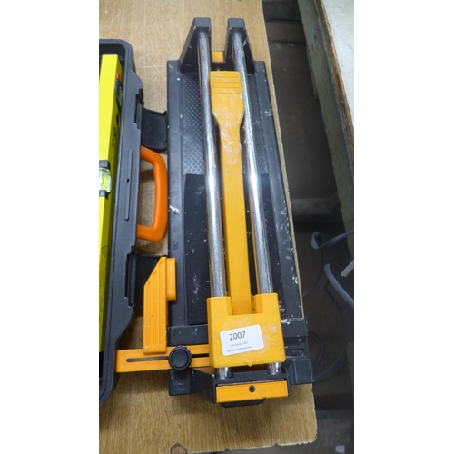 2007 - A laser level set in case with tile cutter