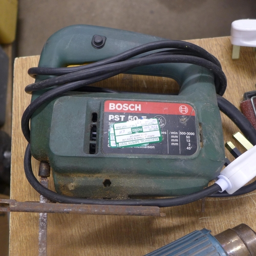 2010 - A quantity of power tools, mainly Bosch including a PSS 23 sander, PHG 1 heat gun, jigsaw, Black and... 