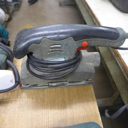 2010 - A quantity of power tools, mainly Bosch including a PSS 23 sander, PHG 1 heat gun, jigsaw, Black and... 