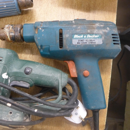 2010 - A quantity of power tools, mainly Bosch including a PSS 23 sander, PHG 1 heat gun, jigsaw, Black and... 