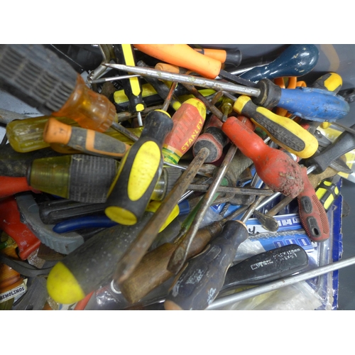 2016 - A quantity of assorted hand tools and other hardware including hammers, hand saws, spanners, drill b... 