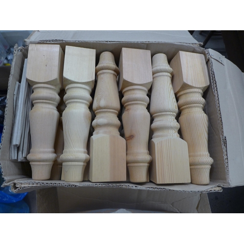 2026 - 2 boxes of Pine furniture legs Approx. 25