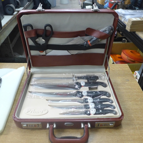 2078 - A Prima chef's knife set, cased, as new, unused