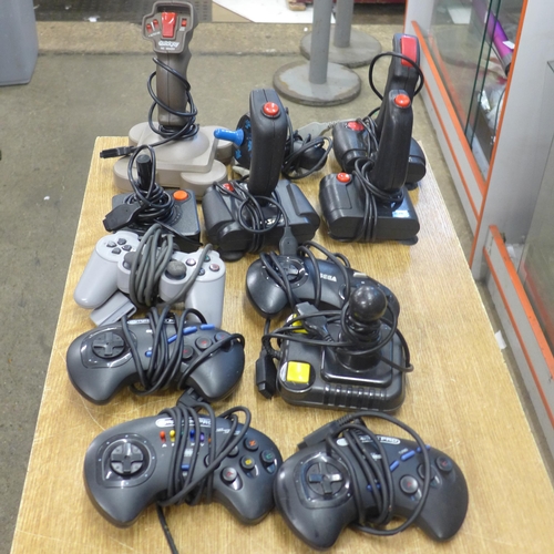 2114 - 12 assorted Gaming joy stick and controllers