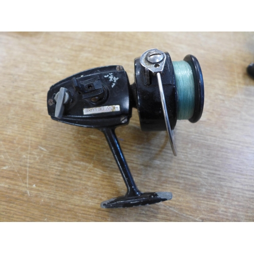 2117 - Fishing reels including New Deluxe, Intrepid Challenger, Intrepid Deluxe, Winfield Newcomer and Jing... 