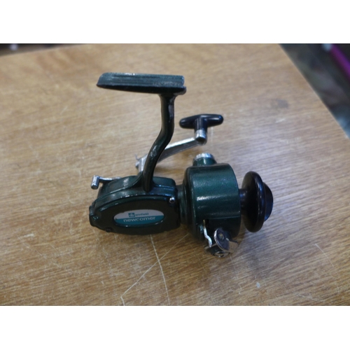 2117 - Fishing reels including New Deluxe, Intrepid Challenger, Intrepid Deluxe, Winfield Newcomer and Jing... 