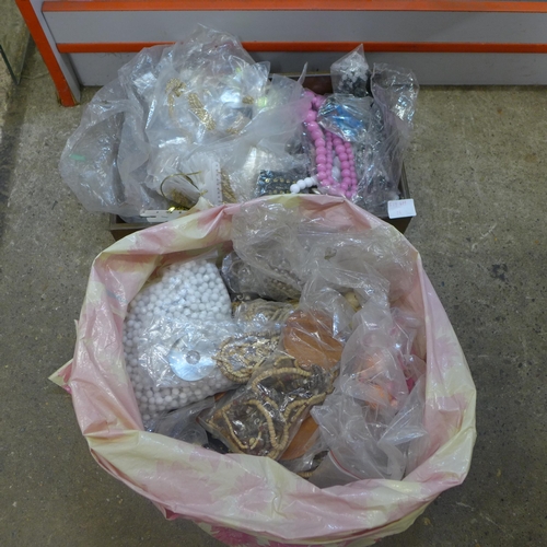 2125 - A large quantity of costume jewellery - approximately 3kg