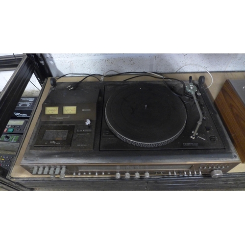 2161 - Akai reel to reel 4000DB and an FG Servo motor automatic turntable