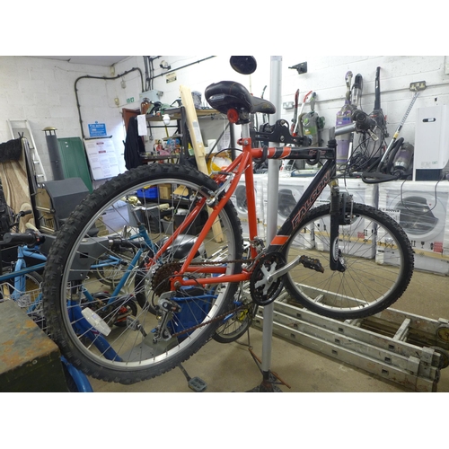 2220 - A Falcon bike and a workshop stand