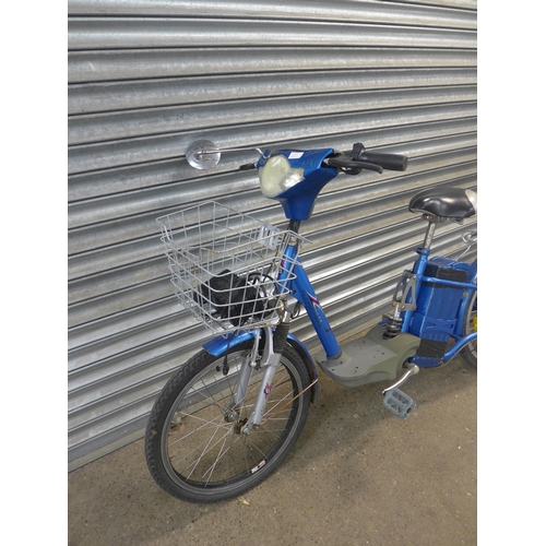 2221 - An electric bike with charger