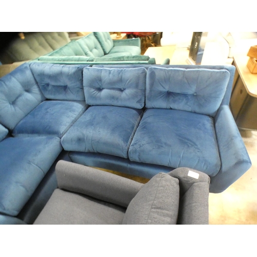 1447 - A blue velvet corner sofa