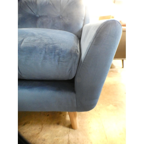 1447 - A blue velvet corner sofa