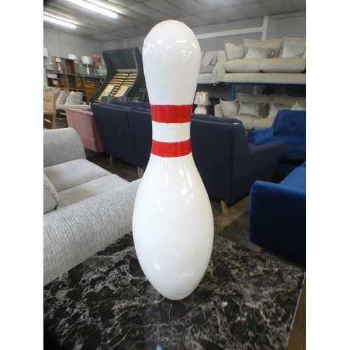 1449 - An oversized decorative bowling pin