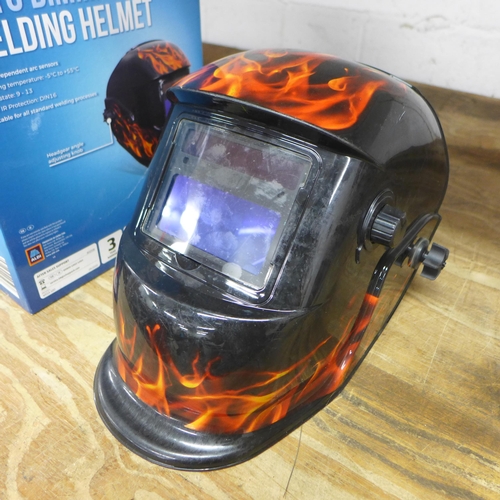 2311 - A Ferrex auto dimming welding mask