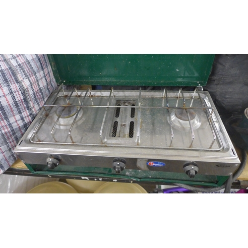 2363 - A camping stove and camping equipment