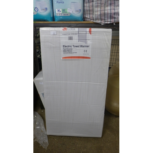 2371 - A Kudox electric towel warmer - 400mm x 700mm - boxed and unused