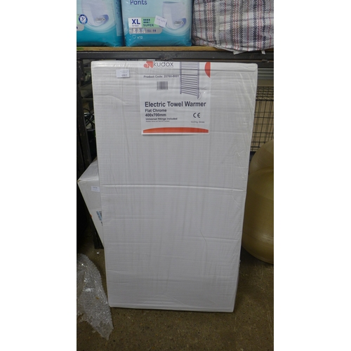 2372 - A Kudox electric towel warmer - 400mm x 700mm - boxed and unused