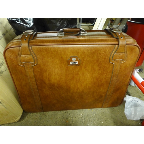 2384 - Three vintage leather suitcases including Antler and Richmond and a pair of size 6 Wearmaster Jackso... 