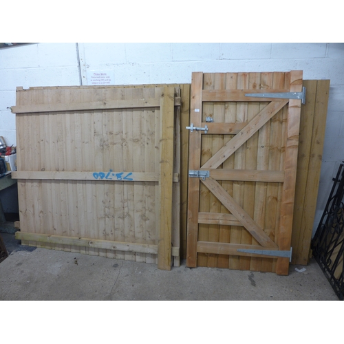 2431 - 11m of feather edge board fencing with brackets, fixings and gate