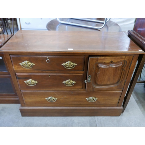 133 - An Edward VII walnut washstand