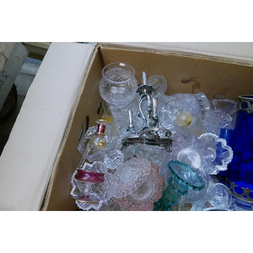 318 - A box of assorted glassware, etc.